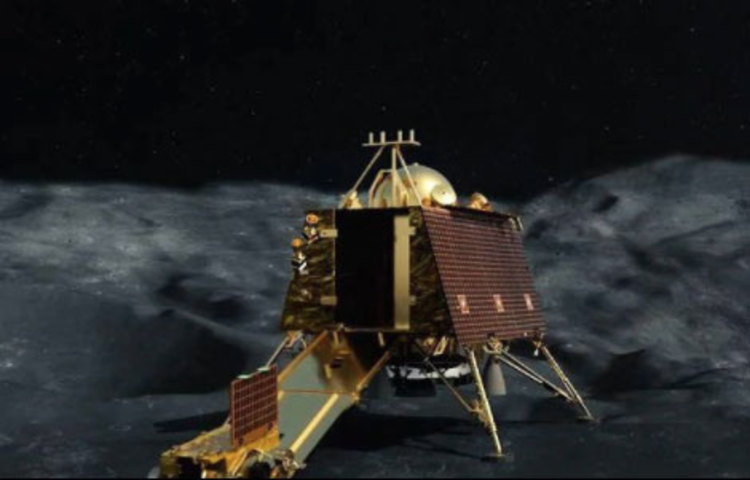 ভারতের দ্বিতীয় লুনার মিশন চন্দ্রযান-২ চাঁদের চারপাশে ঘোরার এক বছর পূর্ণ করল। যা জ্বালানি আছে তাতে আরো সাত বছর চাঁদের চারপাশে ঘুরতে পারবে চন্দ্রযান-২।