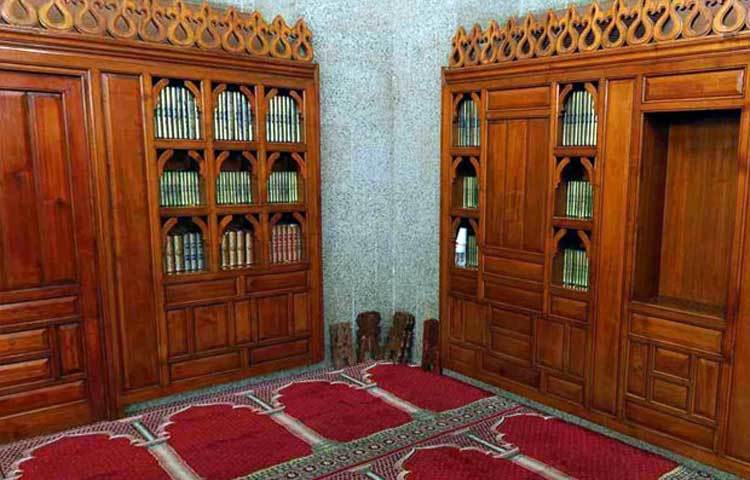 মদিনায় মসজিদে নববীর দক্ষিণ পশ্চিম দিকে মসিজদে কুবা অবস্থিত। মসজিদে নববি থেকে এর দূরত্ব মাত্র ৩.২৫ কি. মি.।