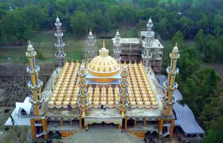 এটি ছিল আমার জন্য এক ‘স্বপ্ন প্রকল্প’। যা আমি ২০ লাখ টাকায় শুরু করেছি। পরে দেশের অনেক ব্যক্তি ও দাতব্য প্রতিষ্ঠান এ প্রকল্প বাস্তবায়নে সহযোগিতার হাত বাড়িয়ে দেয়। অর্থাভাবে এক মুহূর্তের জন্যও এ মসজিদ কমপ্লেক্সের কাজ বন্ধ হয়নি বলেও উল্লেখ করেন রফিকুল ইসলাম। একটি ভিন্ন মসজিদ নির্মাণের আগ্রহে রফিকুল ইসলাম মধ্যপ্রাচ্যসহ বিশ্বের অনেক দেশের বিখ্যাত মসজিদগুলো পরিদর্শন করেন। সেগুলো দেখে তিনি এ মসজিদ নির্মাণের ধারণা নেন।