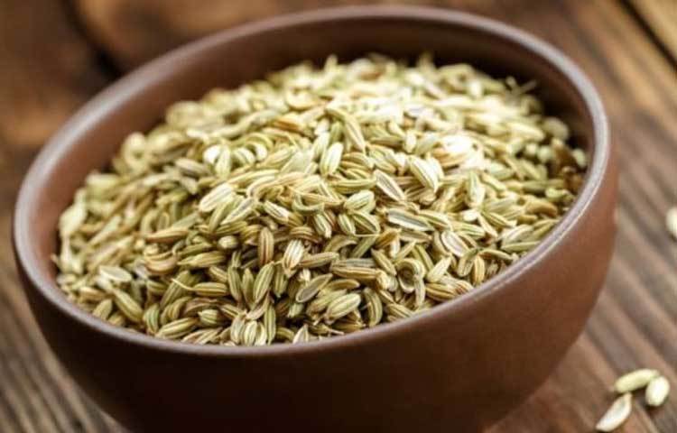 মৌরি হজমের নানা সমস্যা, পেটের গোলমাল ‌দ্রুত নিয়ন্ত্রণে আনতে সাহায্য করে। এক গ্লাস জলে ২ চামচ মৌরি সারা রাত ভিজিয়ে ওই জল খেতে পারলে পেটের সমস্যা থেকে সহজেই রেহাই মেলে।