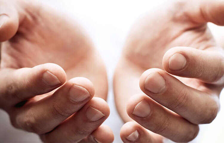 নারীদের ক্ষেত্রে তর্জনীটি যদি অন্য আঙুলগুলোর থেকে লম্বা হয়: আবার সমীক্ষায় দেখা গিয়েছে যেসব নারীর তর্জনীটি বা প্রথম আঙুলটি অন্যান্য আঙুলের থেকে দৈর্ঘে বড়, তাদের ব্রেস্ট ক্যানসারে আক্রান্ত হওয়ার সম্ভাবনা বেশি। ওই একই সমীক্ষায় এমনটাই দেখা গিয়েছে। ছবি: সংগৃহীত