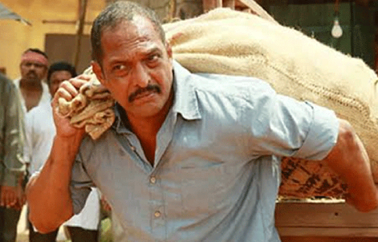 ১৯৭৮ সাল থেকে তিনি যা উপার্জন করেছেন তার ৯০ শতাংশই গরিবদের মধ্যে বিলিয়ে দিয়েছেন। অনেক সময় এমনো হয়েছে, ফিল্মে কাজ করার পুরো পারিশ্রমিকটাই কোনো এক স্বেচ্ছাসেবী সংস্থাকে দিয়ে দিয়েছেন।