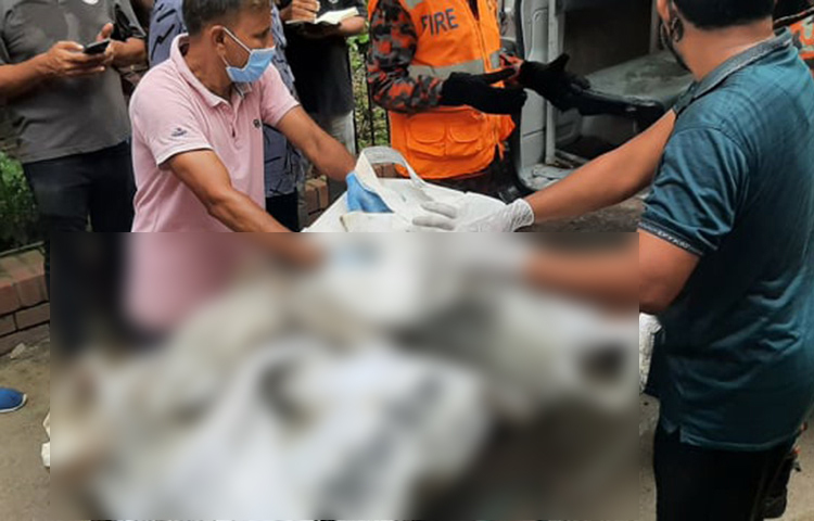 মানুষগুলো মৃতদের তালিকায় স্থান পেয়ে যেন সংখ্যা হয়ে যাচ্ছে! ছবি: বিপ্লব দিক্ষিৎ