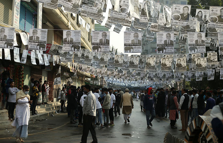 সকাল থেকেই ভোটারদের মাঝে বিপুল উৎসাহ-উদ্দীপনা লক্ষ্য করা গেছে। ছবি: মাহবুব আলম
