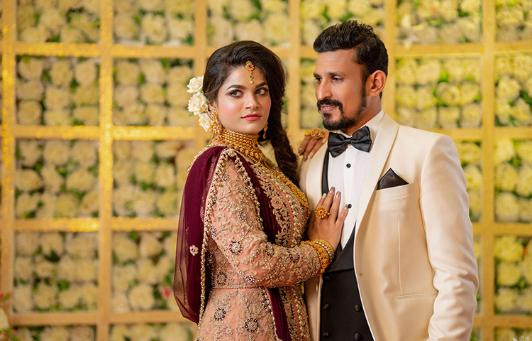 বিবাহোত্তর সংবর্ধনা অনুষ্ঠানের ফটোসেশনে নাসির-তামিমা। ছবি: সংগৃহীত