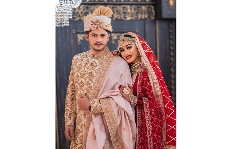বিয়ের ফটোশেসনে নিলয়-তাবাসসুম। ছবি: ফেসবুক