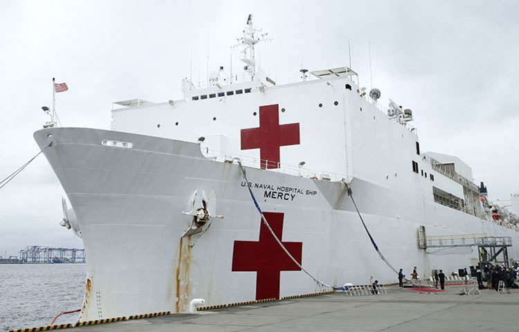 তবে সোমবার ভাসমান হাসপাতাল কম্ফোর্টের এক ক্রু মেম্বারের শরীরেও কোভিড-নাইন্টিন পজিটিভ মিলেছে। সে বিষয়েই এখন চিন্তিত মার্কিন নৌবাহিনী।