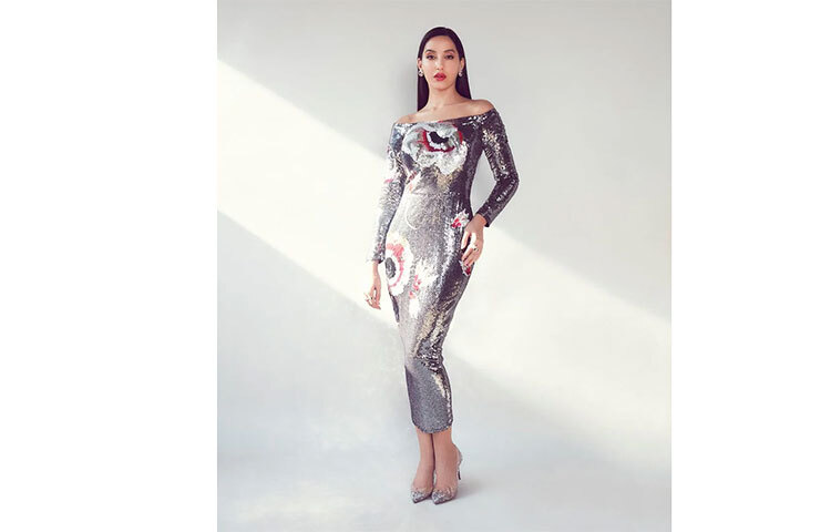 নোরার রূপে মুগ্ধ ভক্তরা। তার কোনো পোশাকই চোখ সরানোর মতো নয়। ছবি: সংগৃহীত