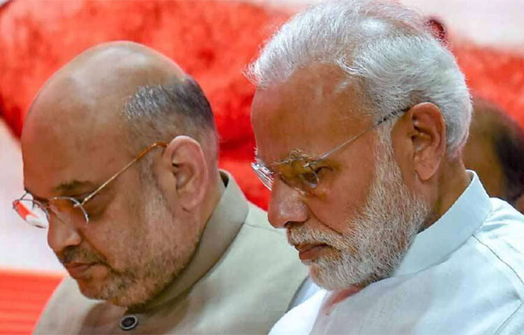 তার একটি মন্তব্যে উত্তাল ভারত। আরব দেশগুলোর সমালোচনায় চাপে মোদী সরকার তথা বিজেপি। নেতাদের টিভির পর্দায় মুখ দেখানো বন্ধের ফরমান জারি করেছে বিজেপি। কিন্তু কে এই নূপুর শর্মা, যিনি ‘বাজতেই’ এমন বিতর্ক? ছবি: সংগৃহীত