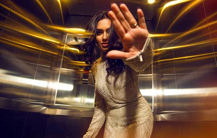 আলোর মেলায় নুসরাত।