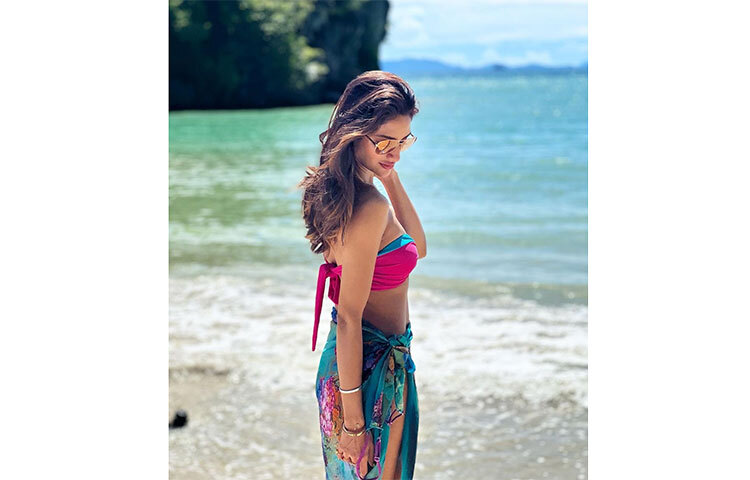 গতকাল ফি ফি আইল্যান্ড থেকে ছবি পোস্ট করেছেন নায়িকা। ছবি: সংগৃহীত