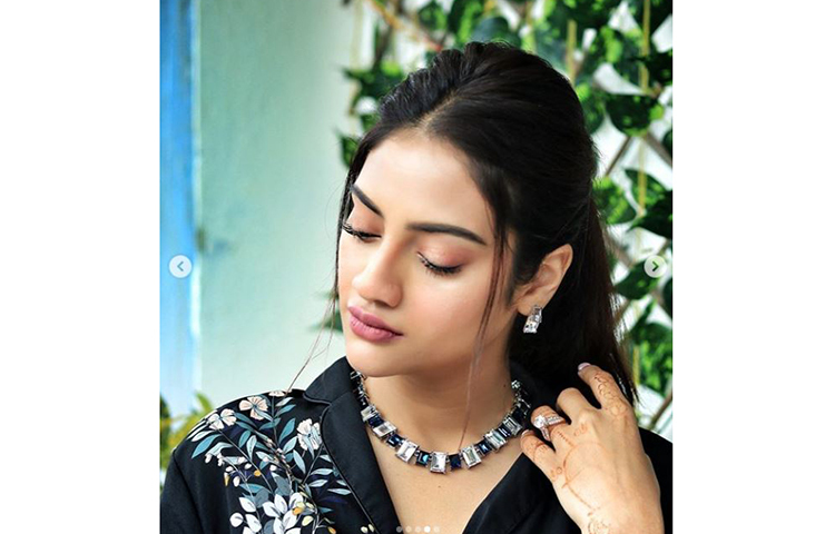 শনিবার মুক্তি পেয়েছে নুসরত জাহান অভিনিত সিনেমা অনুরের ট্রেলার।