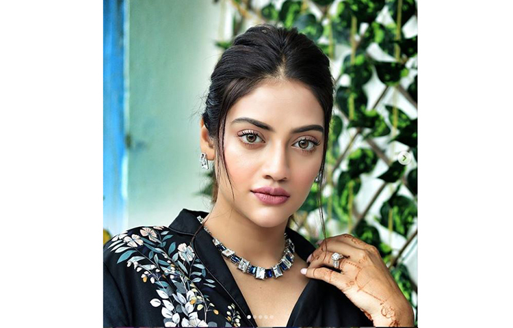 এই সিনেমায় জিত এবং আবিরের সঙ্গে স্ক্রিন শেয়ার করছেন নুসরাত।