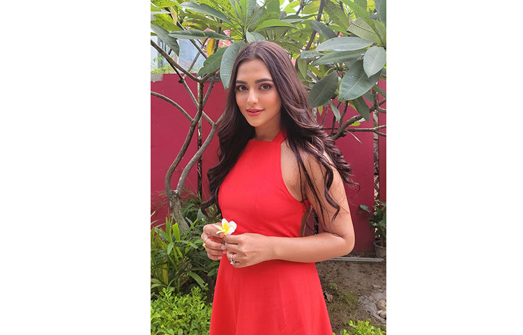 প্রকৃতির সান্নিধ্যে নুসরাতের অবসর সময়। ছবি: ফেসবুক