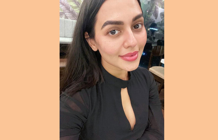 মিষ্টি হাসিতে নুসরাত।