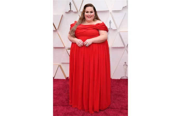 রুবি লাল পোশাক পরেছিলেন ক্রিসি মেটজ।