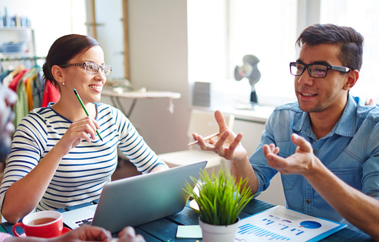 আপনার অফিস কিংবা কোম্পানির সমৃদ্ধি হলে আপনারই লাভ। তাই যদি এমন কোনো সুযোগ আসে যেখানে অফিস বা কোম্পানি লাভবান হতে পারে সেই সুযোগ হাতছাড়া করবেন না। ঊর্ধ্বতন কর্তৃপক্ষের নজরে আসার এর চেয়ে ভালো উপায় আর নেই।