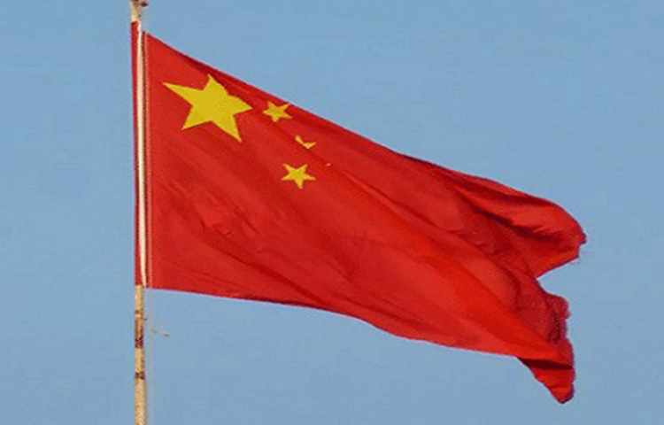 চীন: পেঁয়াজ উৎপাদনে শীর্ষে রয়েছে চীন। সে দেশে প্রতি বছর ২০০ লাখ টনেরও বেশি পেঁয়াজ উৎপাদন হয়। চীনে প্রায় ১০ ধরনের পেঁয়াজ উৎপাদন করা হয়। বিশ্বের মোট পেঁয়াজের একটা বৃহৎ অংশ উৎপাদন করে চীন। সবচেয়ে বেশি পেঁয়াজ রপ্তানি করে চীন।