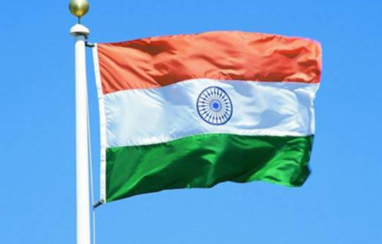 ভারত: প্রতি বছর ভারতে ৮১ লাখ ৭৮ হাজার টন পেঁয়াজ উৎপাদন হয়। সেদেশের মোট জিডিপির ১৮.১ শতাংশই আসে কৃষি থেকে। ভারত নিজেদের চাহিদা পূরণ করতে না পেরে বর্তমানে পেঁয়াজ রপ্তানি বন্ধ রেখেছে।