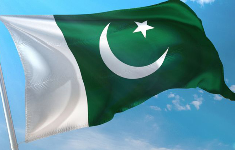 পাকিস্তান: এ দেশটি বিশ্বের বৃহত্তম পেঁয়াজ উৎপাদনকারীদের দেশের অন্যতম। পাকিস্তানে প্রতি বছর ২০ লাখ ১৬ হাজার টন পেঁয়াজ উৎপাদন করা হয়। নিজেদের প্রয়োজন মিটিয়ে তারা পেঁয়াজ বিভিন্ন দেশে রপ্তানি করে।