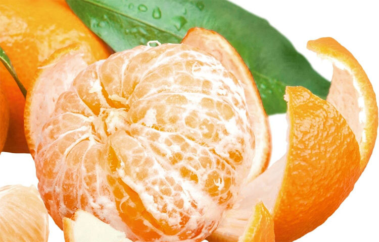 চুলের ঔজ্জ্বল্য বাড়ায়: শুধু মুখে নয়, চুলে কমলার খোসার পেস্ট ব্যবহার করলে চুলের ঔজ্জ্বল্য ও শক্তি বৃদ্ধি পায়। সেই সঙ্গে খুশকি ও চুল পড়ার সমস্যাও দূর হয়। ছবি: সংগৃহীত