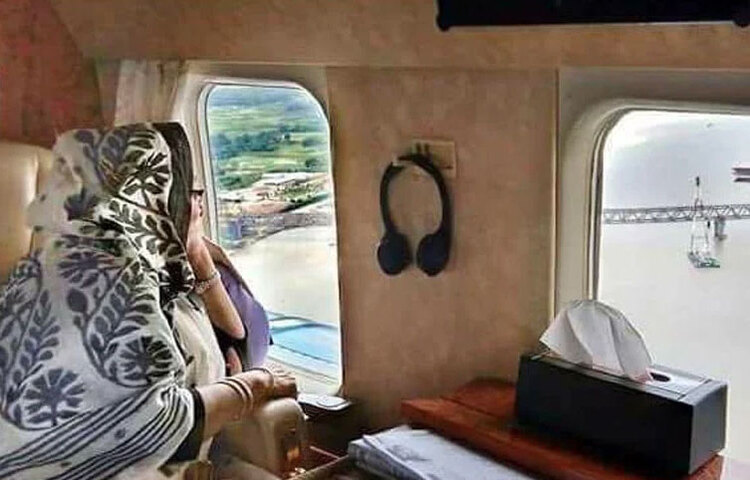 পদ্মা সেতু- শত বছরের দেখা এক স্বপ্নে নাম। এই স্বপ্ন পূরণে যে মানুষটি নিরলস কাজ করেছেন তিনি বঙ্গবন্ধু কন্যা প্রধানমন্ত্রী শেখ হাসিনা। ছবি: সংগৃহীত