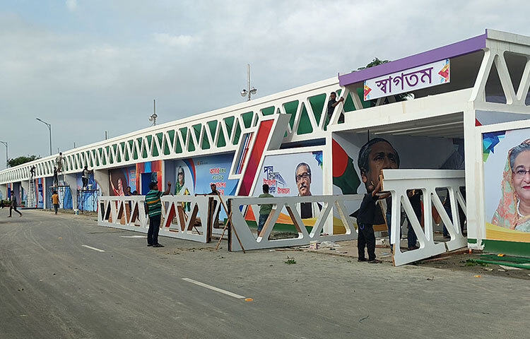 রাত পোহালেই উদ্বোধন হবে স্বপ্নের পদ্মা সেতুর। ঘটবে পদ্মা পাড়ি দিতে যুগ-যুগান্তের ভোগান্তির অবসান। ছবি: আরাফাত রায়হান সাকিব