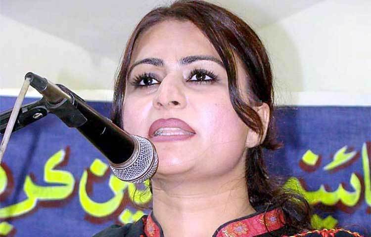 সাসসুজি পালিজো : তিনি পাকিস্তান পিপলস পার্টির অত্যন্ত ক্ষমতাধর নেত্রী।