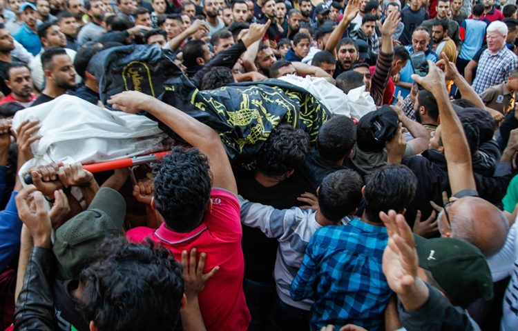 এর একদিন আগে ইসরায়েলি সেনাবাহিনীর বিমান হামলায় জিহাদ আন্দোলনের শীর্ষ পর্যায়ের কমান্ডার বাহা আবু আল-আতা ও তার স্ত্রীর নিহত হয়েছেন।
