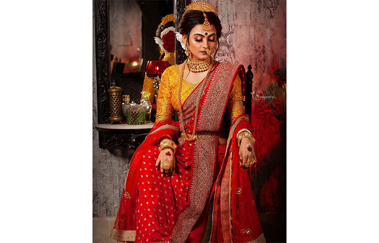 পল্লবী হাওড়া রামরাজাতলার বাসিন্দা। পল্লবী গড়ফার গাঙ্গুলিপুকুর এলাকায় বাড়ি ভাড়া করে এক বন্ধুর সঙ্গে থাকতেন। রবিবার সকালে ওই বন্ধুই প্রথম দেখতে পান পল্লবীকে ঝুলন্ত অবস্থায়। ছবি: সংগৃহীত