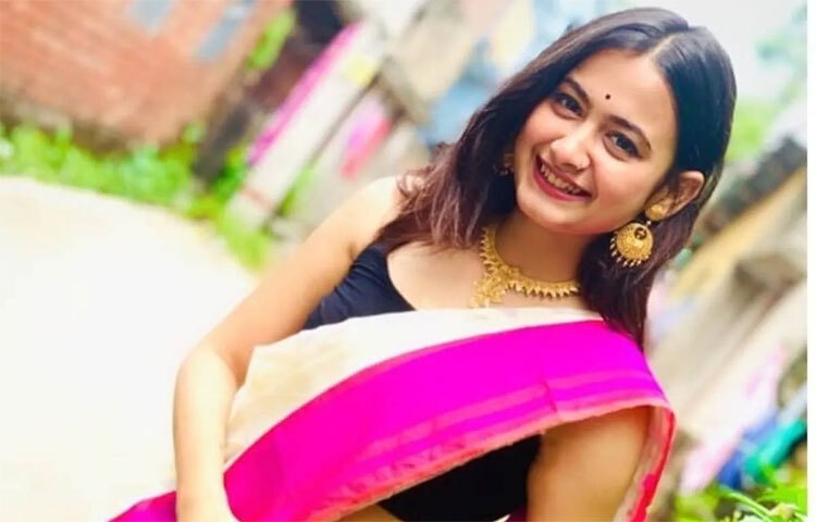 এই রহস্যময়মৃত্যুতে পল্লবীর বন্ধুকে জিজ্ঞাসাবাদ করছে পুলিশ। সম্পর্কের টানাপোড়েন মৃত্যুর পিছনে ছিল কিনা খতিয়ে দেখা হচ্ছে। ছবি: সংগৃহীত