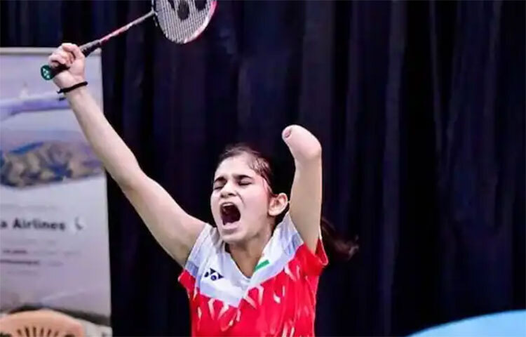 বাঁ হাতের কবজি থেকে বাকি অংশ নেই। এই প্রতিবন্ধকতাকে জয় করেই ভারতের সবচেয়ে কমবয়সী প্যারালিম্পিয়ান পলক কোহলি। মাত্র ১৮ বছর বয়সেই তিনি প্রথমবার প্যারালিম্পিক্সের যোগ্যতা অর্জন করেন। টোকিওতে পদক না পেলেও, ভবিষ্যতে সাফল্যের বিষয়ে আশাবাদী এই তরুণী। ছবি: সংগৃহীত