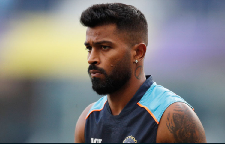 এবারের টি-টোয়েন্টি বিশ্বকাপে ভালো খেলতে পারেননি হার্দিক পান্ডিয়া। পাঁচটি ম্যাচ খেলে মাত্র ৬৯ রান করেছেন। বল করেছেন মাত্র চার ওভার। রান দিয়েছেন মাত্র ৪০। ছবি: সংগৃহীত