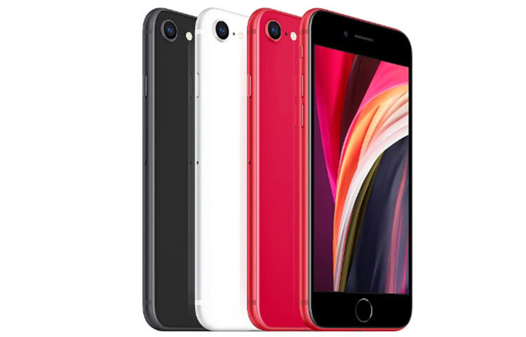 ফোনের ভিতরে রয়েছে এ১৩ বায়োনিক চিপ। গত বছর আইফোন ১১ সিরিজেও একই চিপ ব্যবহার হয়েছিল। আইফোন এসই (২০২০) তে আইফোন ৮ এর মতো ডিজাইন দেখা গেছে। এতে রয়েছে টাচ আইডি ফিঙ্গারপ্রিন্ট সেন্সর।