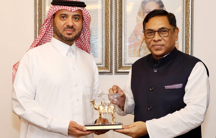 আজ সচিবালয়ে বিদ্যুৎ, জ্বালানি ও খনিজ সম্পদ প্রতিমন্ত্রী নসরুল হামিদের সঙ্গে সৌজন্য সাক্ষাৎ করেন বাংলাদেশে নিযুক্ত সৌদি আরবের রাষ্ট্রদূত ইসা বিন ইউসুফ আল-দাহিলান। ছবি: সংগৃহীত