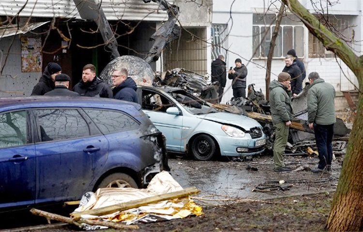 ইউক্রেনের রাজধানীতে একটি হেলিকপ্টার বিধ্বস্ত হয়েছে। এ ঘটনায় দেশটির স্বরাষ্ট্রমন্ত্রীসহ ১৮ জন নিহত হওয়ার খবর জানিয়েছে আন্তর্জাতিক গণমাধ্যম বিবিসি। ছবি: সংগৃহীত