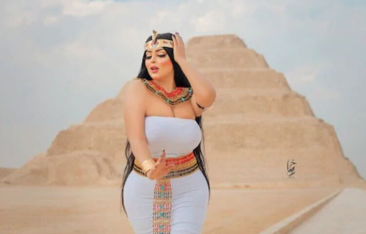 পিরামিডটি নির্মাণ করেন রাজা জোসের। প্রায় ২০ বছর শাসন করেন তিনি। এখানে কোনো ধরনের খোলামেলা ছবি নিষিদ্ধ। ছবি: সংগৃহীত