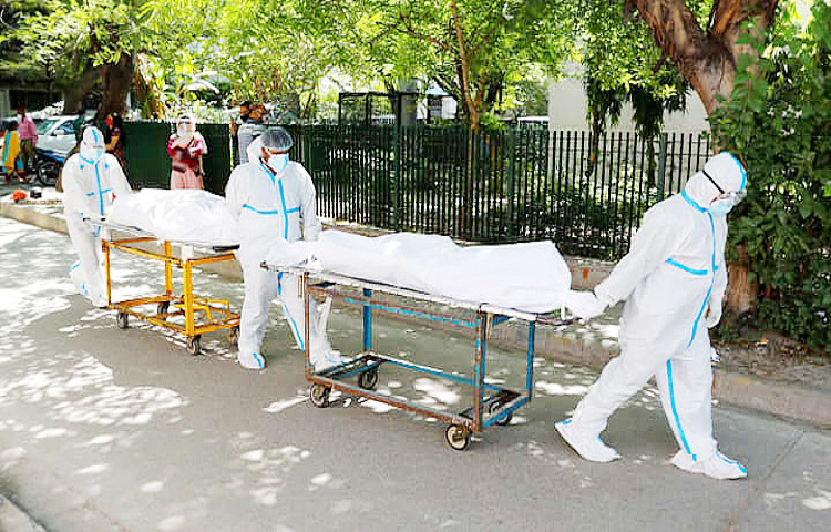 দেশে করোনাভাইরাসের সংক্রমণ ও মৃত্যু বাড়ছে। সপ্তাহের ব্যবধানে বিভিন্ন বিভাগে সংক্রমণ সর্বোচ্চ ৮৬ শতাংশ পর্যন্ত বেড়েছে। গত এক সপ্তাহে মৃত্যু হয়েছে ৪০০ জনেরও বেশি। সর্বোচ্চ সংখ্যক মৃত্যু হয়েছে খুলনা বিভাগে। ছবি : সংগৃহীত