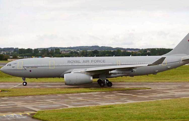 চীনের প্রেসিডেন্টের জন্য বোয়িং ৪৭৪-৪০০ বিমান বানাতে খরচ হয়েছে আনুমানিক ২৫ কোটি ডলার। এর সর্বোচ্চ গতিবেগ ঘণ্টায় ৯৮২ কিলোমিটার। ৪১৬ জন যাত্রী বসার ব্যবস্থা আছে বিমানে।