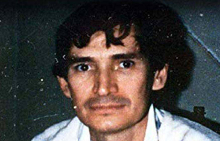 বলা হত, মাদকে ‘সোনা’ ফলাতে পারতেন গালার্দো। মাদক সাম্রাজ্য বিস্তারের পাশাপাশি নিজের সম্পত্তিও বিপুল বাড়িয়ে ফেলেছিলেন তিনি। মজা করে তাকে বলা হয় ‘বিল গেটস অব কোকেন’। তার সম্পত্তির পরিমাণ বাড়তে বাড়তে পৌঁছেছিল ৫০ কোটি ডলারে। ছবি: সংগৃহীত