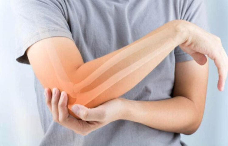 যাদের জয়েন্টে ব্যাথা, তারা অবশ্যই প্রতিদিনের খাদ্য তালিকায় পালং শাক রাখার চেষ্টা করবেন।