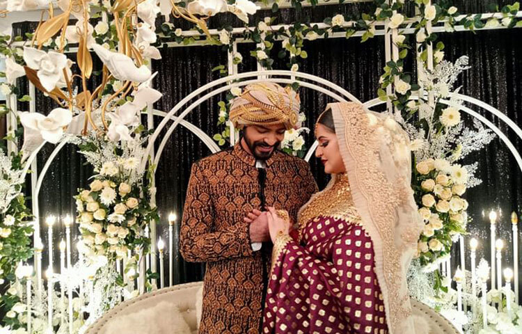 বিয়ের সাজে পরীমনি ও বর অভিনেতা শরিফুল রাজ। ছবি: সংগৃহীত