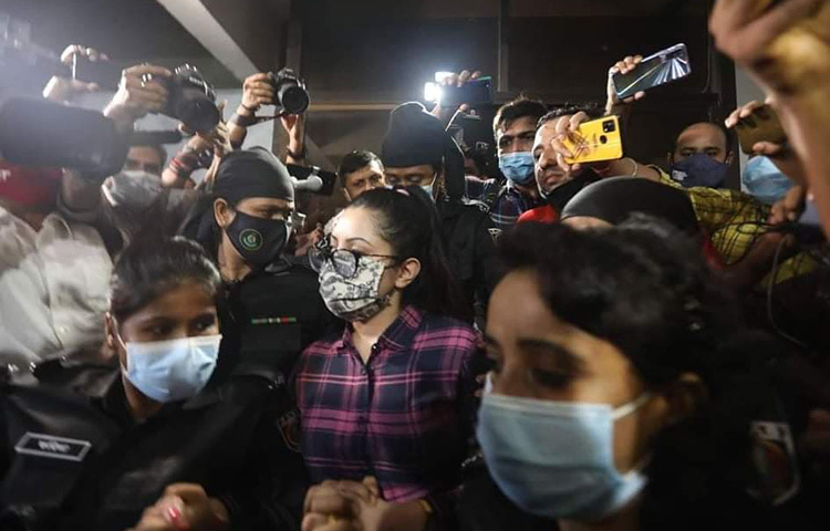 পরীমনিকে নিয়ে নানা সমালোচনার মধ্যেই বুধবার (৪ জুলাই) ‘সুনির্দিষ্ট অভিযোগে’র ভিত্তিতে আটক করা হয়। ছবি: জাগো নিউজ