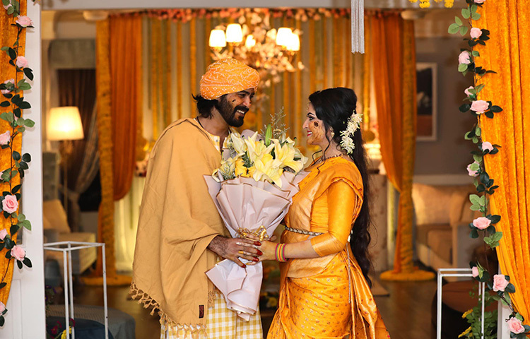 জানা গেছে, গিয়াস উদ্দিন সেলিমের ‘গুনিন’ ছবি করতে গিয়ে রাজ-পরীর সঙ্গে পরিচয় ঘটে। ছবি: ফেসবুক