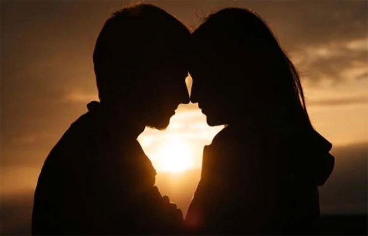 দ্বিতীয় যে পেশার মানুষ সর্বাধিক পরকীয়ায় আগ্রহ দেখিয়েছেন সেটি হলো শিক্ষাক্ষেত্র। পরকীয়ায় লিপ্ত নারীদের ১২ শতাংশ ও পুরুষদের ৪ শতাংশই অধ্যাপক বা প্রভাষক কিংবা শিক্ষক বলে মতো সমীক্ষকদের। ছবি: সংগৃহীত