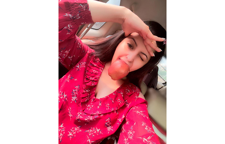 মার্চ মাসে এই ছবিটি পোস্ট করেন পরীমনি। এ ছবির ক্যাপশনে লিখেছেন, ‘গুড মর্নিং কলকাতা’। ছবি: ফেসবুক