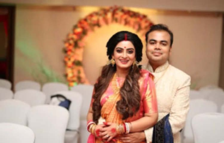 বাংলা ধারাবাহিকের পরিচিত মুখ অঙ্কিতাও গর্ভবতী। লকডাউনে শুরুর দিকে তিনি নিজেই ফেসবুকে সেই গুড নিউজ দিয়েছিলেন। জানিয়েছিলেন যে, এ বছর সেপ্টেম্বর মা হবেন তিনি।