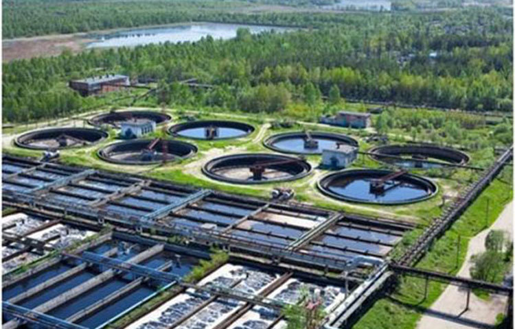 ড্রেন পরিষ্কারের কাজ।