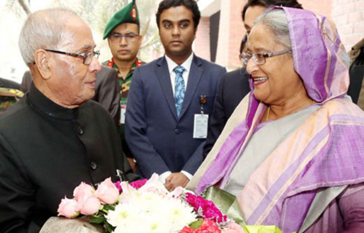 প্রায় পাঁচ দশকের বেশি সময় ধরে ভারতের অন্যতম রাজনৈতিক দল কংগ্রেসের রাজনীতির প্রাণপুরুষ ছিলেন প্রণব মুখার্জি।