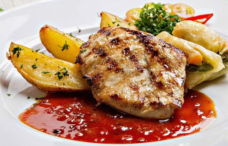 আমাদের শরীরের পেশী বৃদ্ধি, চুল তৈরি, অ্যান্টিবডি গঠন, গুরুত্বপূর্ণ এনজাইম তৈরি, টিস্যু বিকাশ এবং আরও অনেক কিছুর জন্য প্রোটিনের প্রয়োজন। ছবি: সংগৃহীত